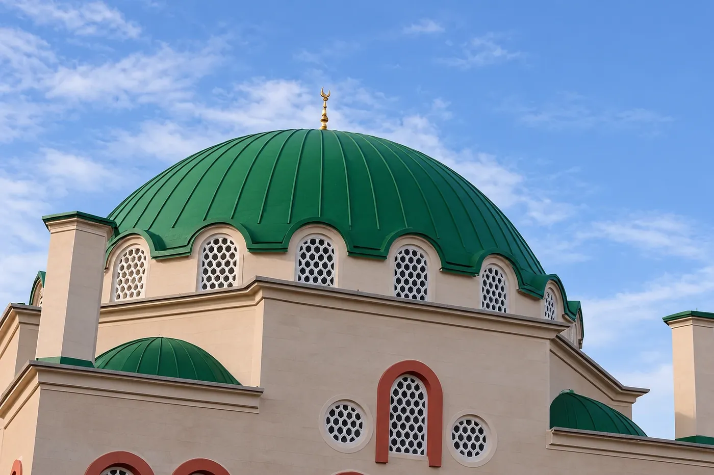 Usta Resul Coşkun'un kaplamasını yaptığı cami kubbeleri: Lüleburgaz Ahmet Azman Camii ve Tekirdağ Üftade İmam Hatip Camii